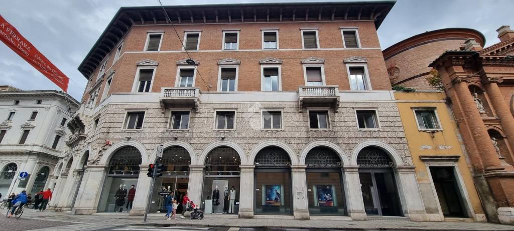 negozio in affitto a Ferrara in zona Centro Storico
