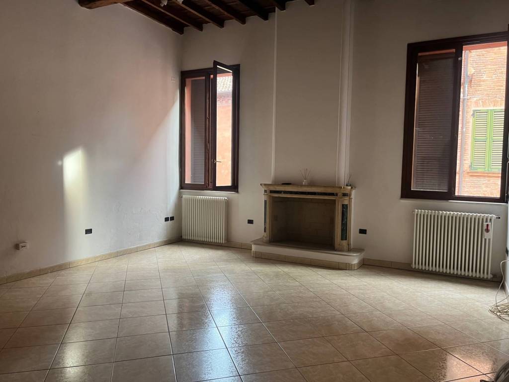 appartamento in affitto a Ferrara in zona Centro Storico