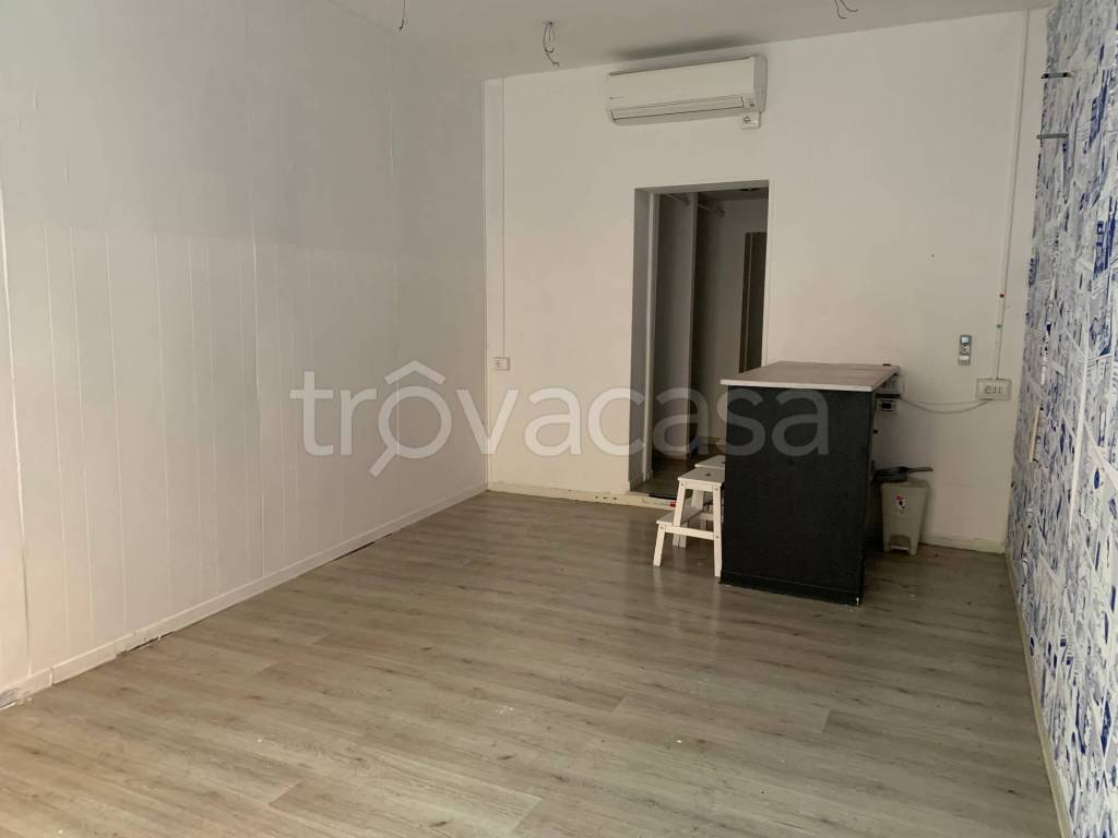 negozio in affitto a Ferrara in zona Centro Storico
