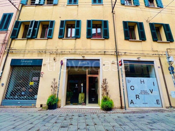 trivano in affitto a Ferrara in zona Centro Storico