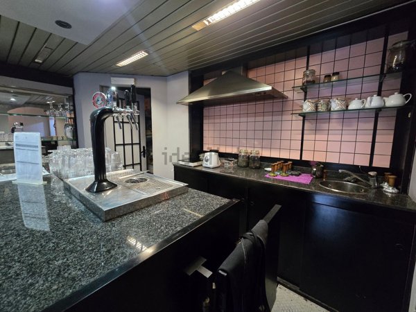 locale commerciale in affitto a Ferrara in zona Centro Storico