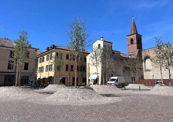 negozio in affitto a Ferrara in zona Centro Storico