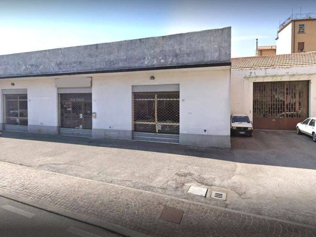 negozio in affitto a Ferrara