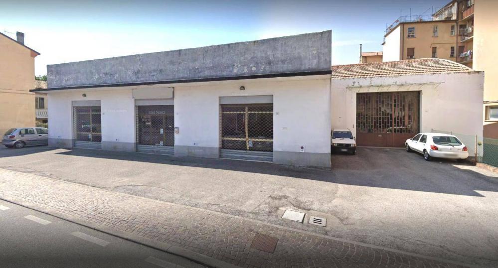 locale commerciale in affitto a Ferrara
