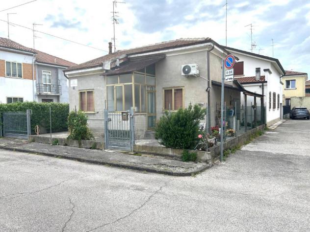 casa indipendente in affitto a Ferrara