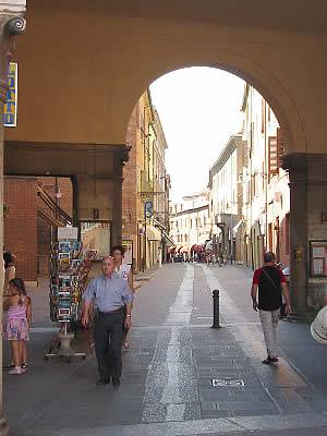 locale commerciale in affitto a Ferrara in zona Centro Storico
