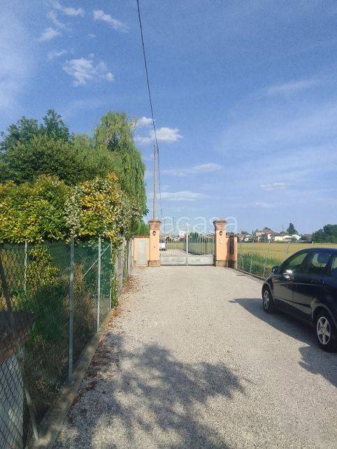 appartamento in affitto a Ferrara in zona Baura