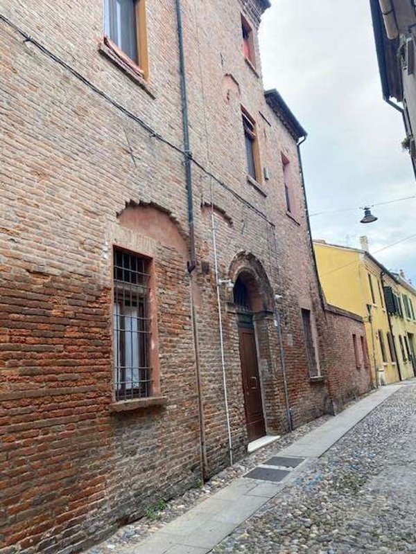 appartamento in affitto a Ferrara in zona Centro Storico