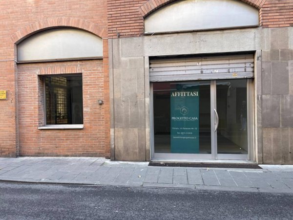 negozio in affitto a Ferrara in zona Centro Storico