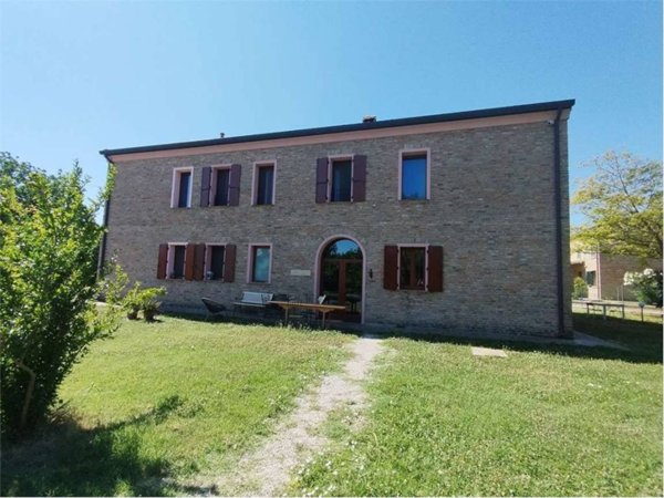 casa indipendente in affitto a Ferrara in zona Correggio