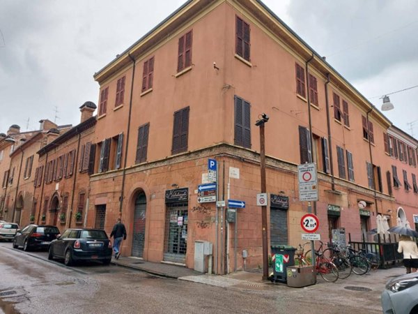 negozio in affitto a Ferrara in zona Centro Storico