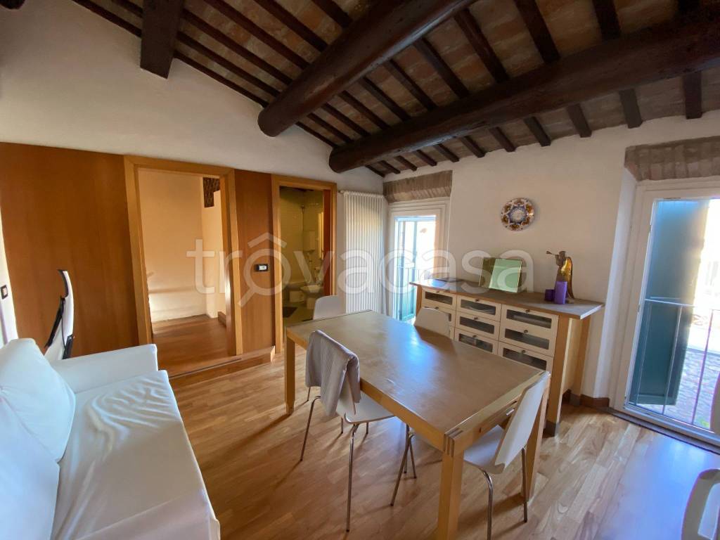 appartamento in affitto a Ferrara in zona Centro Storico