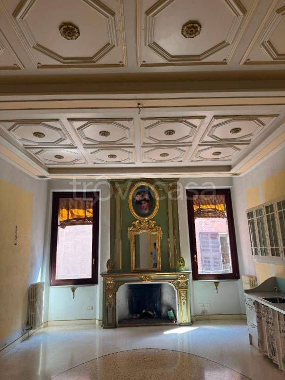 appartamento in affitto a Ferrara in zona Centro Storico