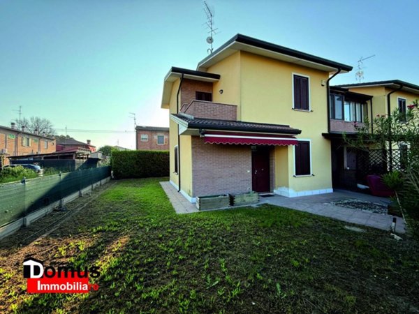 casa indipendente in affitto a Ferrara in zona Contrapò
