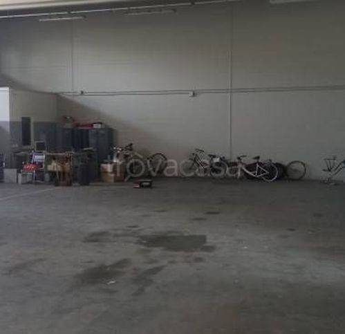 negozio in affitto a Ferrara