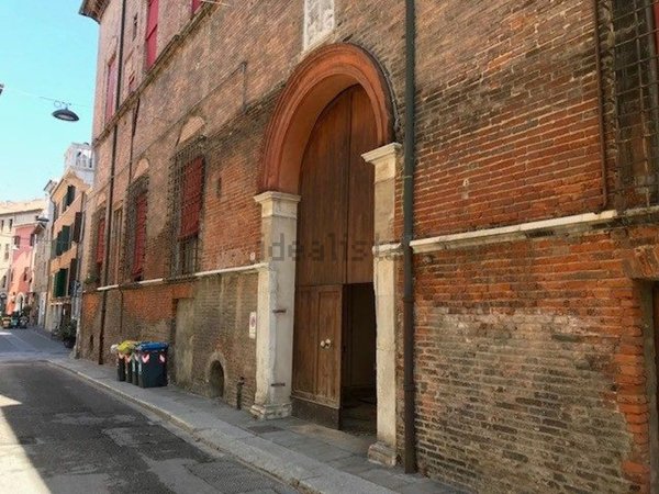 appartamento in affitto a Ferrara in zona Centro Storico