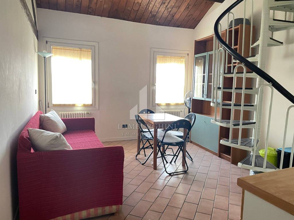 appartamento in affitto a Ferrara in zona Centro Storico