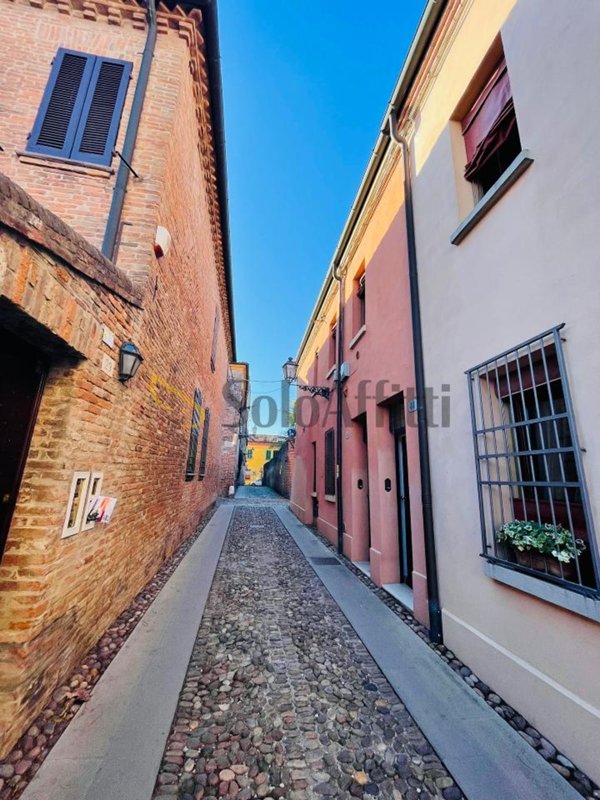 appartamento in affitto a Ferrara in zona Centro Storico