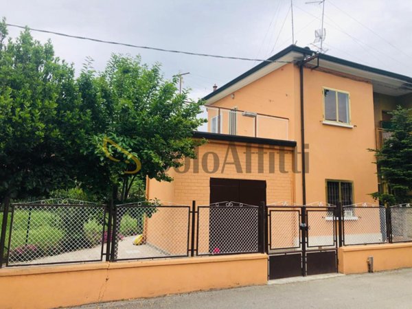 casa indipendente in affitto a Ferrara