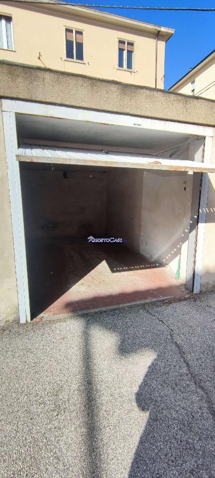 negozio in affitto a Ferrara in zona Centro Storico