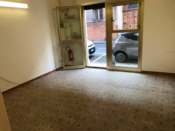 negozio in affitto a Ferrara in zona Centro Storico