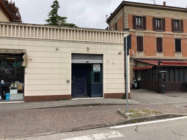 negozio in affitto a Ferrara