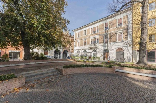 negozio in affitto a Ferrara in zona Centro Storico