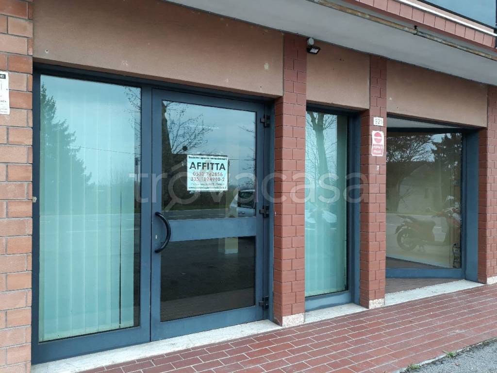ufficio in affitto a Ferrara in zona Cona
