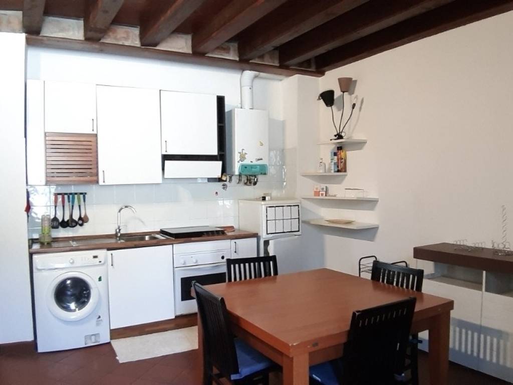 appartamento in affitto a Ferrara in zona Centro Storico