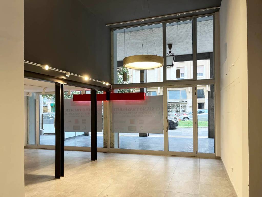 negozio in affitto a Ferrara in zona Centro Storico