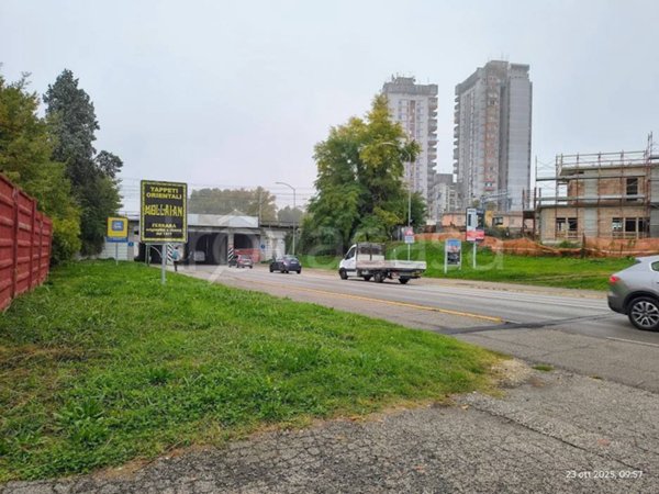 negozio in affitto a Ferrara in zona Centro Storico
