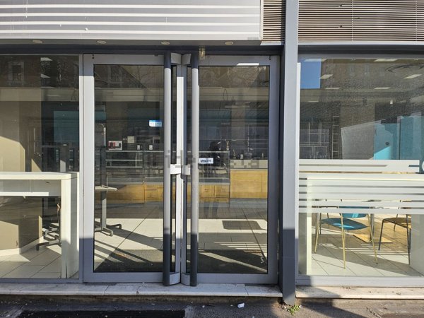 negozio in affitto a Ferrara