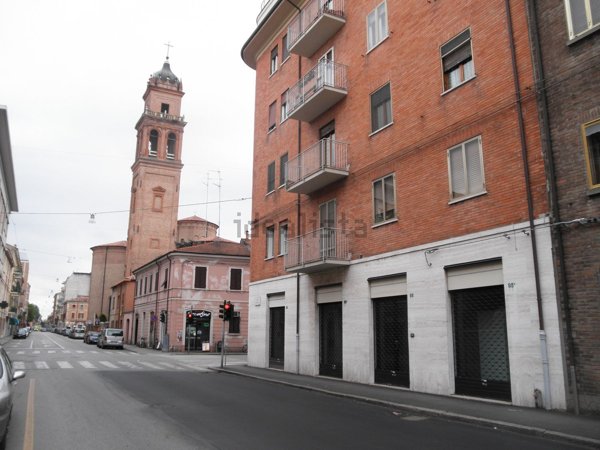 esavano in affitto a Ferrara in zona Arianuova