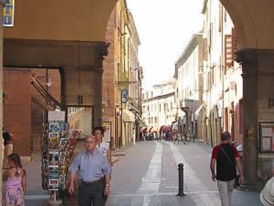 negozio in affitto a Ferrara in zona Centro Storico