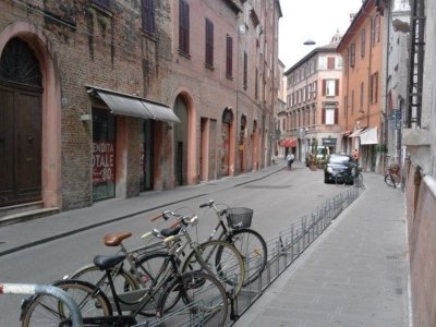 negozio in affitto a Ferrara in zona Centro Storico