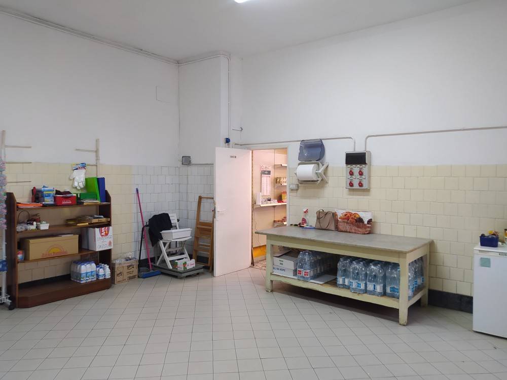 negozio in affitto a Ferrara