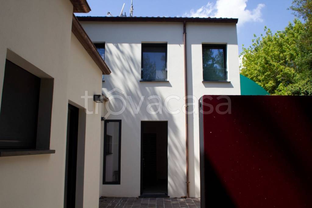 casa indipendente in affitto a Ferrara