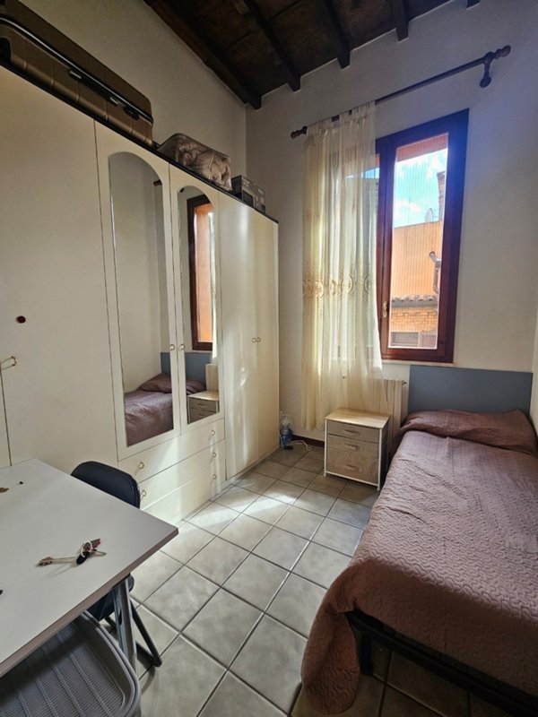 camera singola in affitto a Ferrara in zona Centro Storico