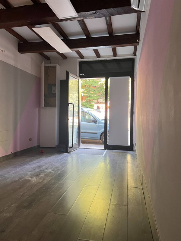 negozio in affitto a Ferrara in zona Centro Storico