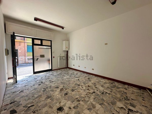 negozio in affitto a Ferrara