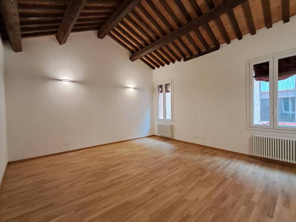 appartamento in affitto a Ferrara in zona Centro Storico