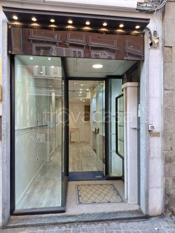 negozio in affitto a Ferrara in zona Centro Storico