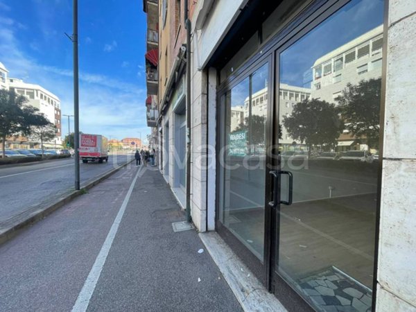 negozio in affitto a Ferrara in zona Centro Storico