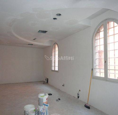 negozio in affitto a Ferrara in zona Centro Storico