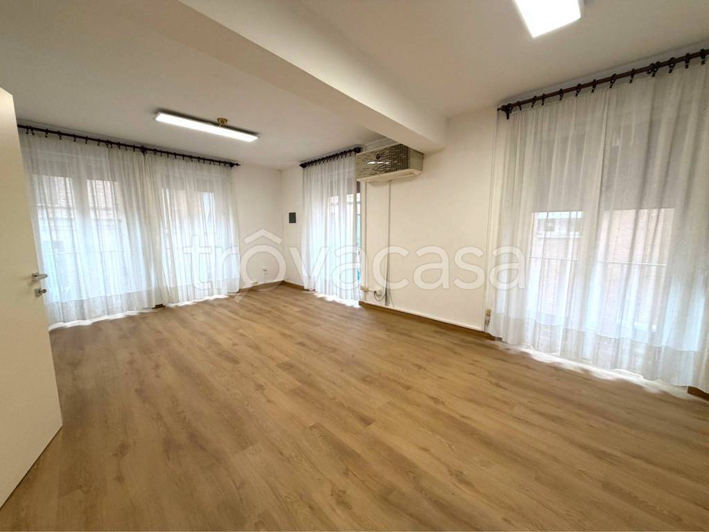 ufficio in affitto a Ferrara in zona Centro Storico