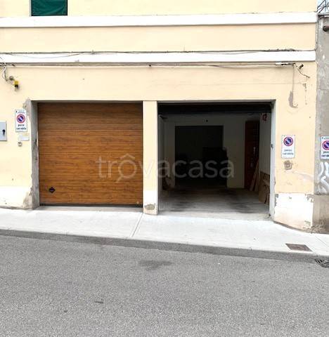 locale di sgombero in affitto a Ferrara