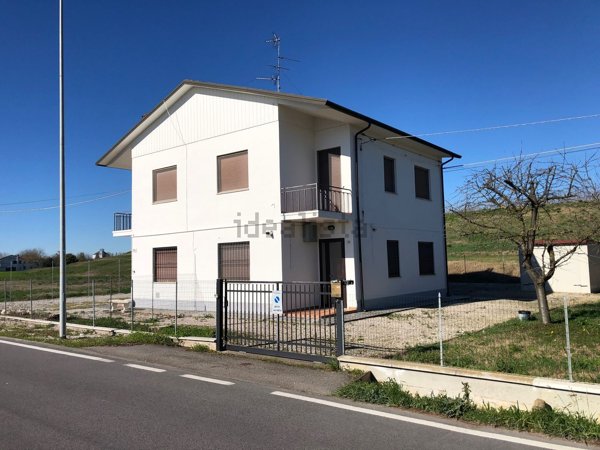 casa indipendente in affitto a Ferrara in zona Francolino
