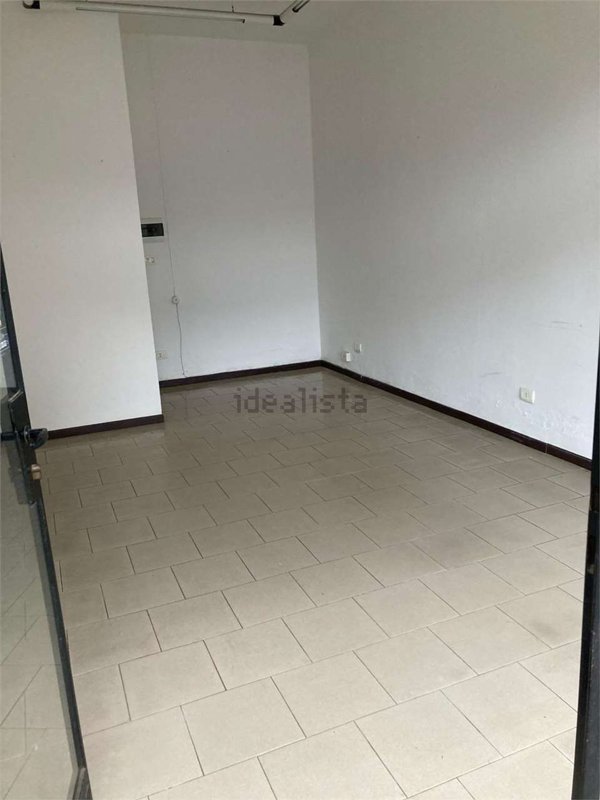 negozio in affitto a Ferrara