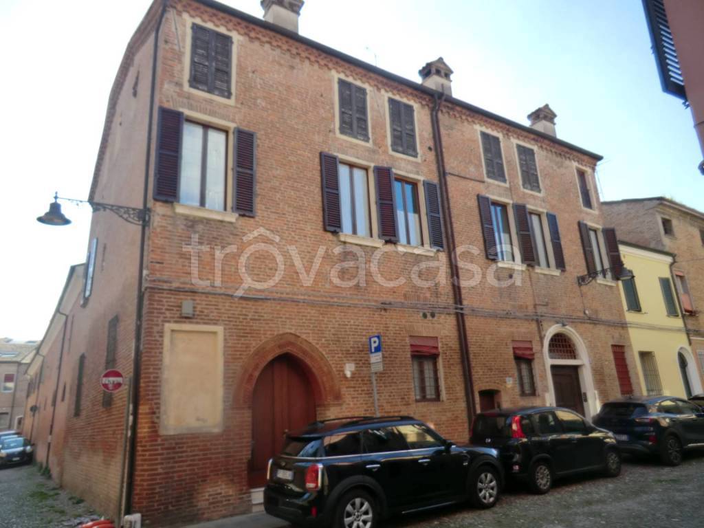 appartamento in affitto a Ferrara in zona Centro Storico