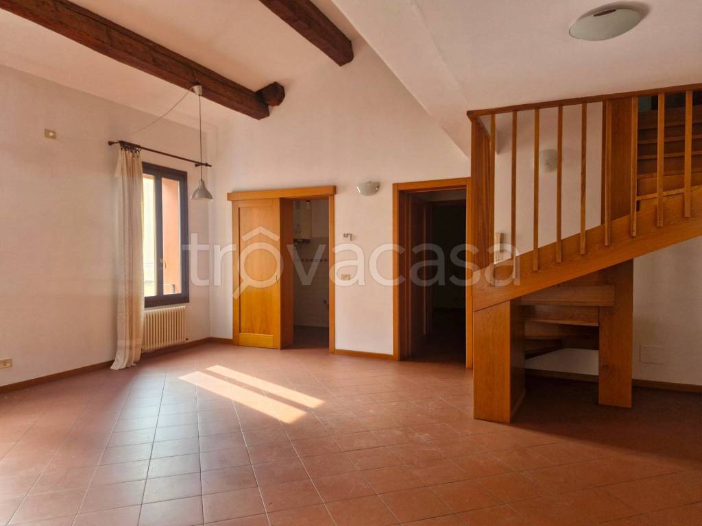 appartamento in affitto a Ferrara in zona Centro Storico